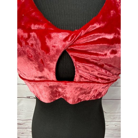 Fabletics Crushed Velvet Velour Red Twist Women's Size M‎ Sports Bra - Picture 4 of 8